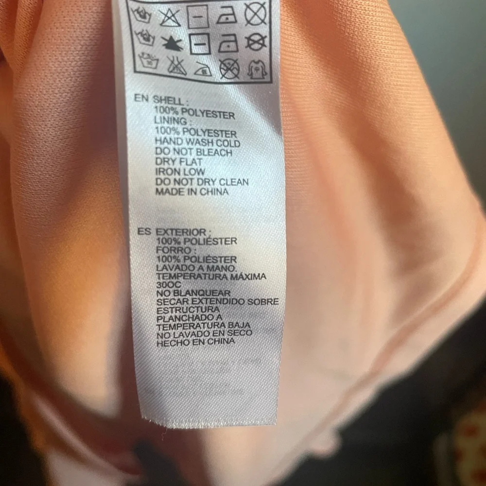 Peach flutter sleeve flowy dress - Picture 2 of 5